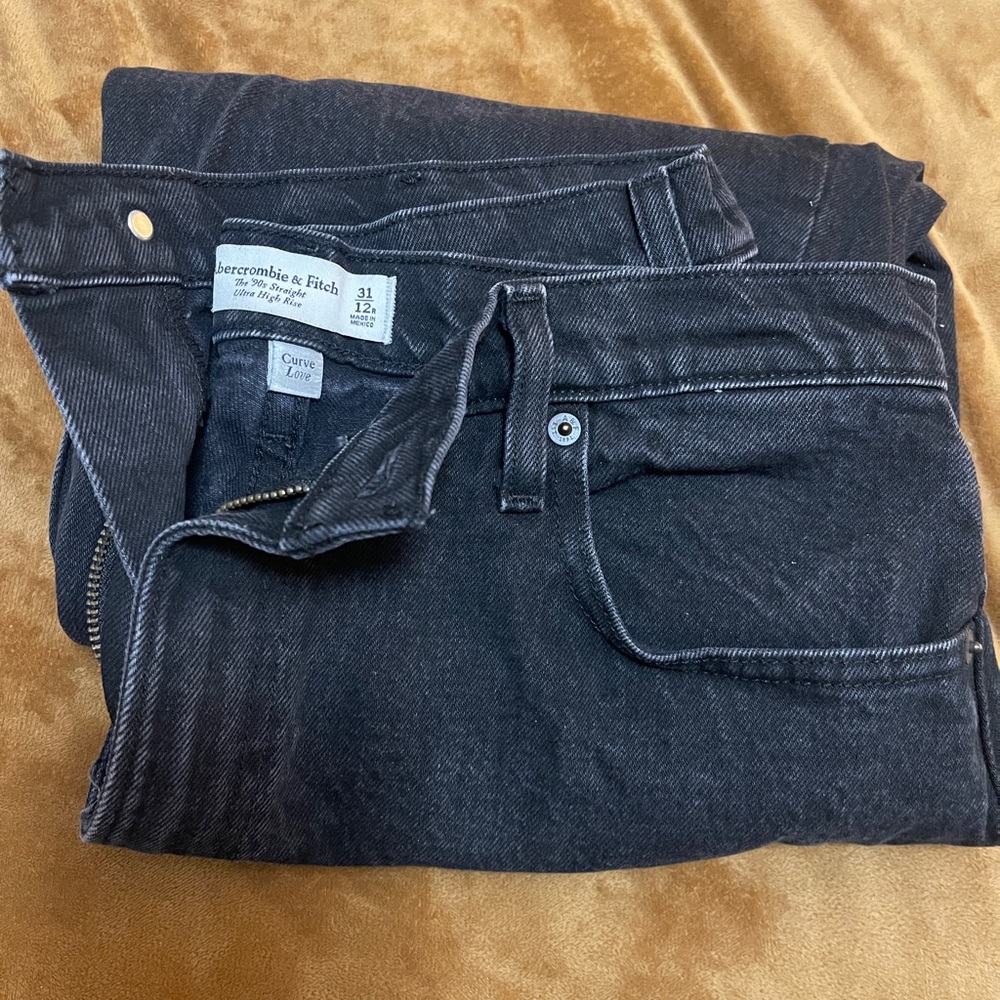 Abercrombie & Fitch 90’s Ultra High Rise Curve Love Black Jeans 12R
